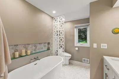 10305 N Adams Ct, Mequon, WI 53092 - Photo 10
