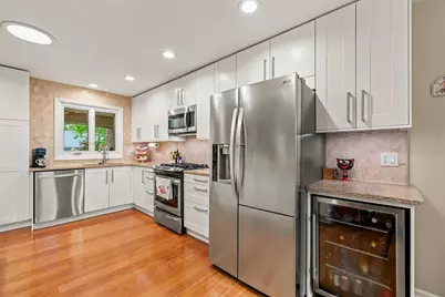 10305 N Adams Ct, Mequon, WI 53092 - Photo 6