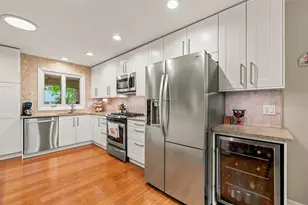 10305 N Adams Ct, Mequon, WI 53092 - Photo 6
