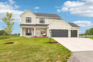 614 Twin Creeks Dr, Dousman, WI 53118 - Photo 1