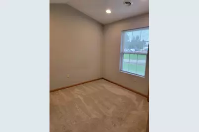2422  Carmen Ave, Sheboygan, WI 53081 - Photo 10