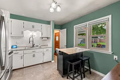 5400 W Ohio Ave, Milwaukee, WI 53219 - Photo 6