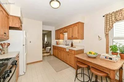 2425 S 63rd St, West Allis, WI 53219 - Photo 12