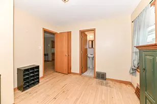 2425 S 63rd St, West Allis, WI 53219 - Photo 20