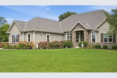 3824  Wood Ct, Richfield, WI 53033 - Photo 2