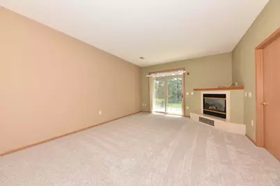2074  Pine Ridge Ct #G, Grafton, WI 53024 - Photo 6