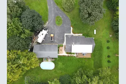 17211  Winfield Rd, Bristol, WI 53104 - Photo 6