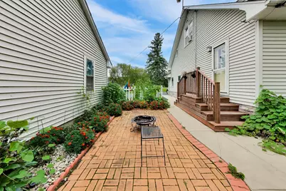 17211  Winfield Rd, Bristol, WI 53104 - Photo 46