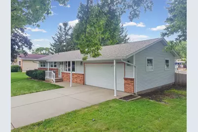 504  Westview Ave, Clinton, WI 53525 - Photo 2