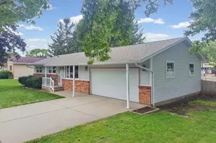 504 Westview Ave, Clinton, WI 53525 - Photo 2