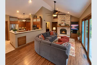 W196S8450  Plum Creek Blvd, Muskego, WI 53150 - Photo 8