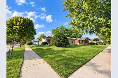 8706 W Courtland Ave, Milwaukee, WI 53225 - Photo 4