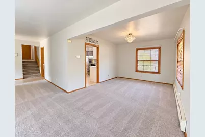 8706 W Courtland Ave, Milwaukee, WI 53225 - Photo 12
