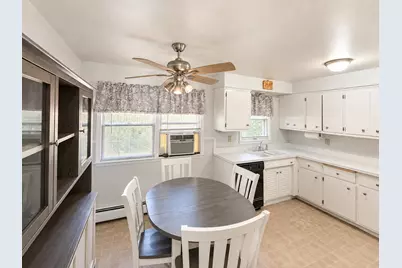 8706 W Courtland Ave, Milwaukee, WI 53225 - Photo 10