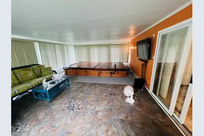 8815 S Castle Ct, Franklin, WI 53132 - Photo 14