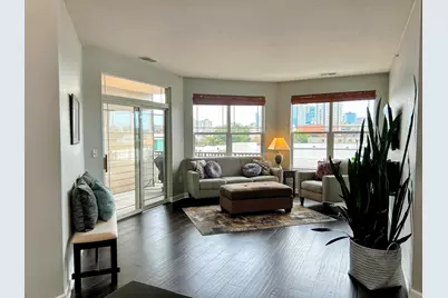 1619 N Farwell Ave #310, Milwaukee, WI 53202 - Photo 2
