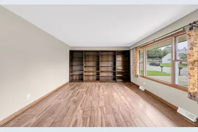 616  Briody St, Burlington, WI 53105 - Photo 8