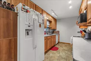 465 Neevel Ave, Waupun, WI 53963 - Photo 10