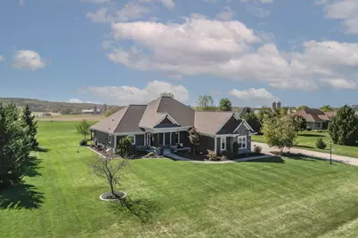 S84W33185  Brown Bear Ln, Mukwonago, WI 53149 - Photo 4