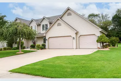 843  Prairie View Dr, Racine, WI 53105 - Photo 2
