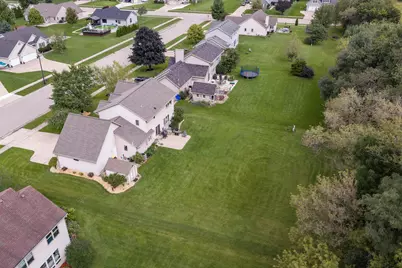 843  Prairie View Dr, Racine, WI 53105 - Photo 30