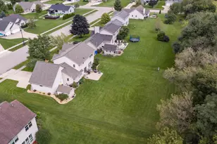 843 Prairie View Dr, Racine, WI 53105 - Photo 30