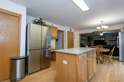 843  Prairie View Dr, Racine, WI 53105 - Photo 10