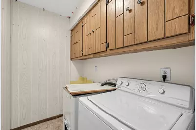 5320 S Tuckaway Dr, Greenfield, WI 53221 - Photo 24