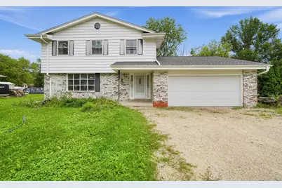5320 S Tuckaway Dr, Greenfield, WI 53221 - Photo 1