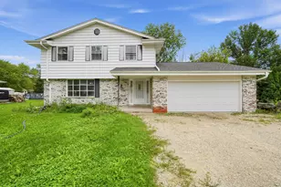 5320 S Tuckaway Dr, Greenfield, WI 53221 - Photo 1