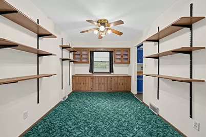 5320 S Tuckaway Dr, Greenfield, WI 53221 - Photo 16