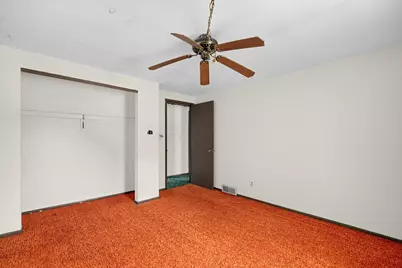 5320 S Tuckaway Dr, Greenfield, WI 53221 - Photo 26
