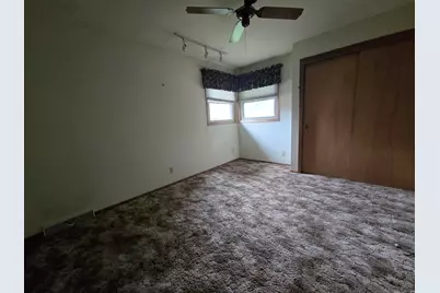 14800 W Fenway Dr, New Berlin, WI 53151 - Photo 14