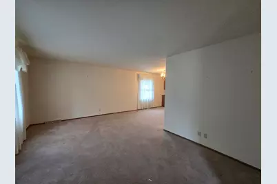 14800 W Fenway Dr, New Berlin, WI 53151 - Photo 8