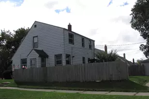5700 W Custer Ave, Milwaukee, WI 53218 - Photo 8