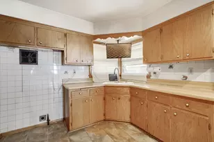949 W Plainfield Ave, Milwaukee, WI 53221 - Photo 6