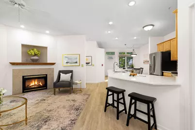 370 E Veterans Way #4, Mukwonago, WI 53149 - Photo 2