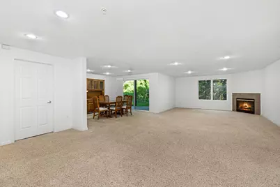 370 E Veterans Way #4, Mukwonago, WI 53149 - Photo 16