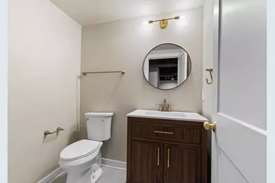 11036 W Derby Ave, Wauwatosa, WI 53225 - Photo 18