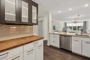 2525 S Shore Dr, Milwaukee, WI 53207 - Photo 8