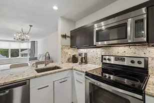 2525 S Shore Dr, Milwaukee, WI 53207 - Photo 12