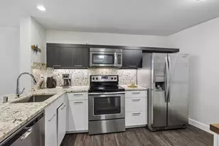 2525 S Shore Dr, Milwaukee, WI 53207 - Photo 10