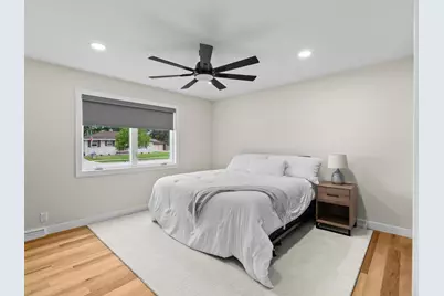 929 N 24th St, Manitowoc, WI 54220 - Photo 10
