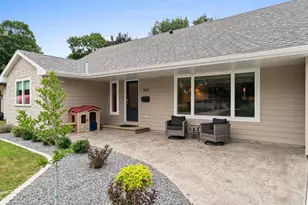 929 N 24th St, Manitowoc, WI 54220 - Photo 20