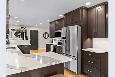 929 N 24th St, Manitowoc, WI 54220 - Photo 4