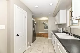 1018 E Wilbur Ave, Milwaukee, WI 53207 - Photo 10