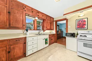 2477 N 69th St, Wauwatosa, WI 53213 - Photo 24