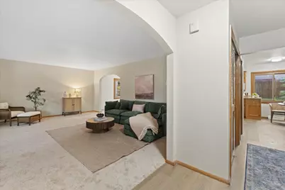 732 S 96th St, West Allis, WI 53214 - Photo 6