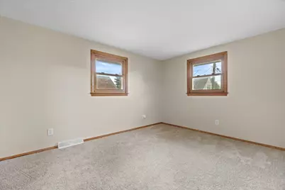 732 S 96th St, West Allis, WI 53214 - Photo 26