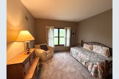 8123 S Legend Dr #G, Franklin, WI 53132 - Photo 4